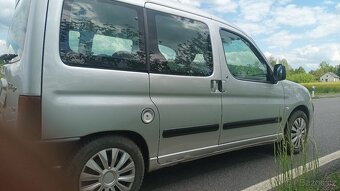 Citroen BERLINGO 2,0HDI 66KW,R.V.2006 200000KM - 2