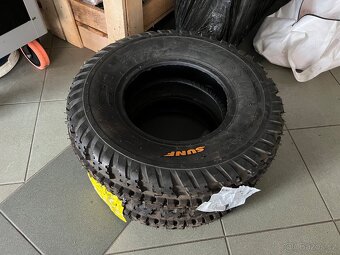 NOVÉ Sunf 18x6-10 pneu - 2