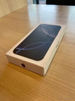 iPhone 16 Pro Max černý titan 1TB - 2