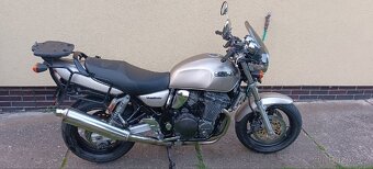Suzuki GSX 750 inazuma - 2