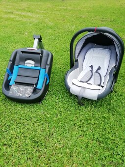 Isofix základna + autosedačka vajíčko - 2
