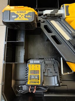 DeWalt DCN930P2 18V AKU Hřebíkovačka/Záruka12/2026 - 2