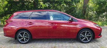 Toyota Auris 1.8 Hybrid Touring Sports HE15U - 2