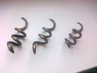 kovaný výrobek - držák na ubrousek - 2