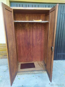 Šatní skříň - 2