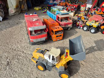 starší hračky - 2