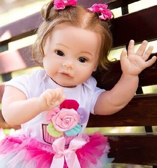 panenka s hnědými vlásky - 2