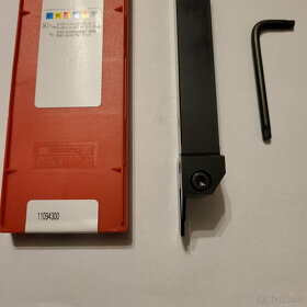 Sandvik upichovaci držiak s platkami. - 2