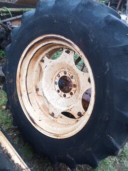 Zetor zadní kola 16,9-30 - 2