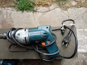 Malá ruční vrtačka - 2