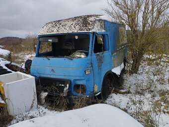 Avia na náhradní díly - 2