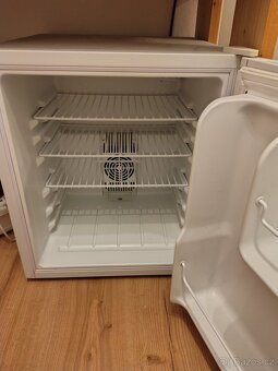 Prodám malou lednici - 2