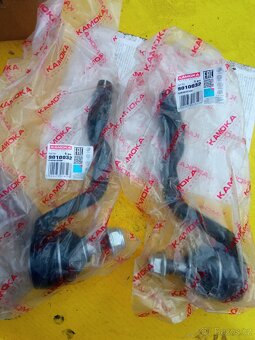 BMW X3 e83 3.0d 150kw čepy ramena - 2