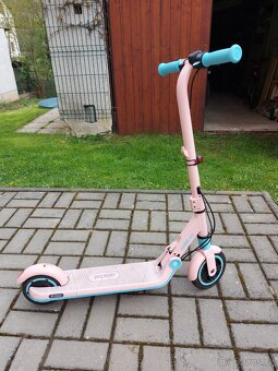 Elektrokoloběžka Ninebot eKickScooter ZING E8 - 2
