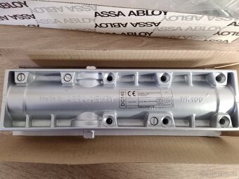Dveřní samozavírač Assa Abloy DC 140 - 2