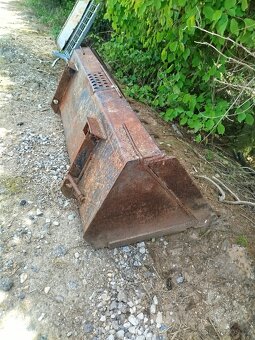 Zubatá lopata UNC - 2