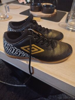 Kopačky 32 Umbro sálové - 2
