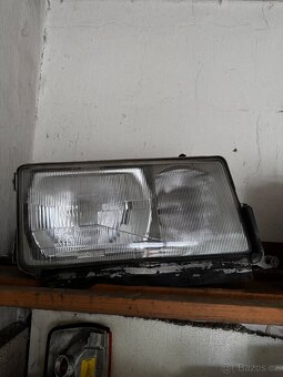 Přední světla Mercedes 190e w201 - 2