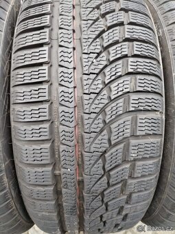 205/45/17 zimní pneu NOKIAN a KUMHO 205/45 R17 - 2