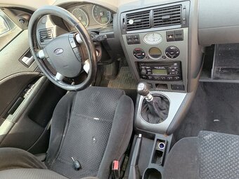 Ford Mondeo kombi r.01 1.8 Díly - 2