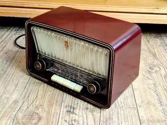 Staré rádio Philips B3X72U/69, 1957-58, Holandsko - 2