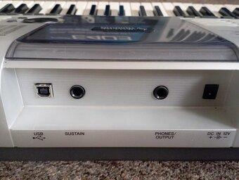 Klavesy Yamaha PSR-E403 - 2