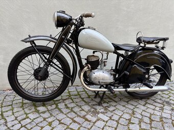 ČZ 125 T z roku 1949 s TP - 2