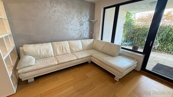 Bily rohovy gauc z kuze - 2