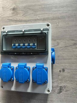 Zásuvková skříň 5x230V 5xB16/1 - 2