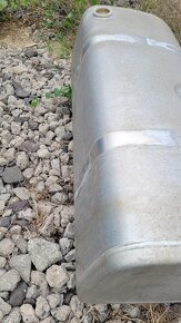 nádrž na naftu kamion Volvo Renault - 2