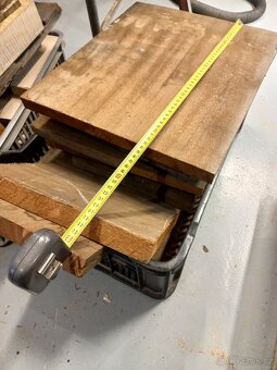 Mahagonové odřezky - 2