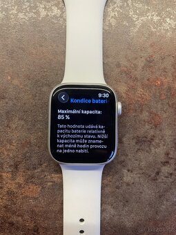 Apple Watch 8 45mm GPS - 2