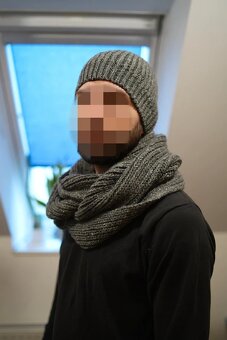 Čepice a šál – šedé, unisex - 2