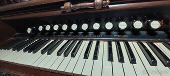 Plátkové harmonium W. Howlett & sohn NEEDHAM Waschington - 2