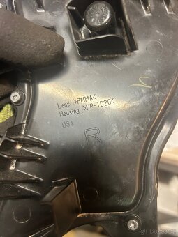 Toyota Highlander pravá odrážka zadního nárazníku. - 2