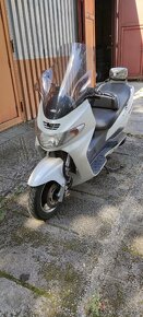 Suzuki Burgman 400 - 2