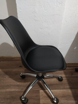 OTÁČECÍ KOŽENÁ ČERNÁ ŽIDLE MILANO - 2