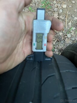 Dvě letni pneu 235/50/18 Continental - 2