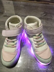 Dětské svítící boty - 2