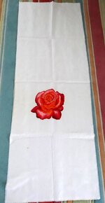 ruční křížková výšivka růže Povlak na polštářek - 2