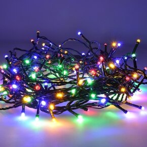 Predám 10,5 m farebnú vianočnú 100 LED reťaz - 7 funkcií - 2