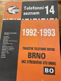 Retro polička na telefon - 2