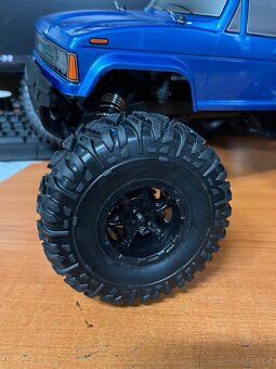 RC monster kola - Team Corally - 2