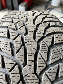 Nokia WR D4 225/45 R17 zimní - 2