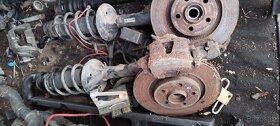 Přední pravá těhlice kompletní VW Bora 1.9 TDI PD 85kw - 2
