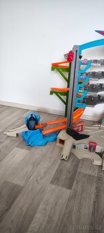 Hot Wheels Ultimátní mega garáž žralok - 2