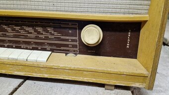 Elektronkové rádio Tesla Teslaton 536A - 2