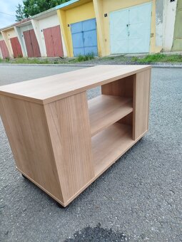 Stolek na TV - 2