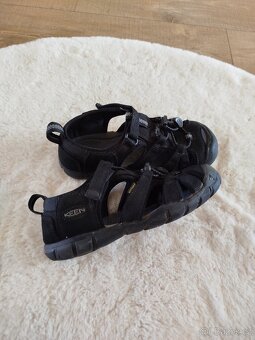 Sandálky Keen vel 31 - 2