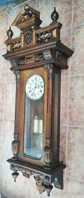krásné zdobené vyřezávané malé dvouzávažové hodiny - 2